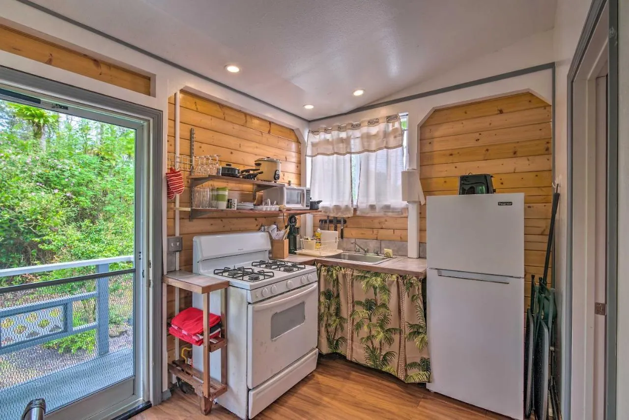 Cozy Pahoa Hideaway Near Black-Sand Beaches! Apartment
