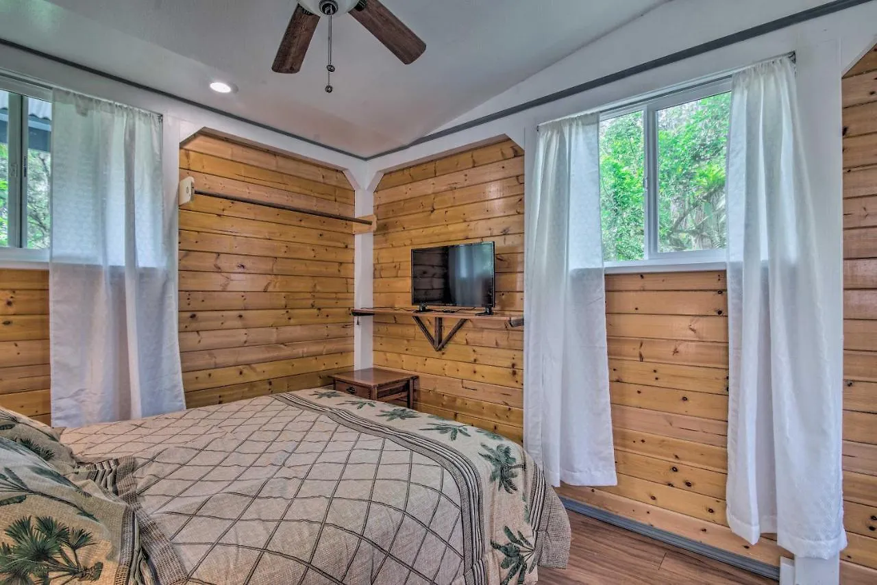 Cozy Pahoa Hideaway Near Black-Sand Beaches!